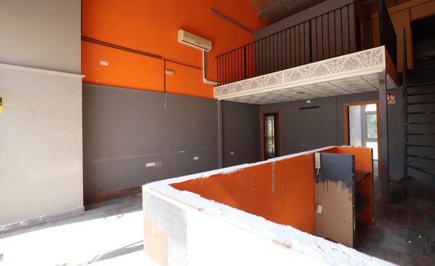 Resale - Commercial (Freehold) - Algorfa - La Finca Golf Resort