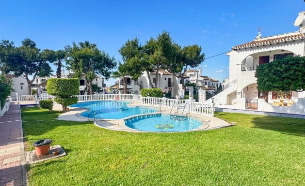 Resale - Chalet - Torrevieja - Nueva Torrevieja - Aguas Nuevas