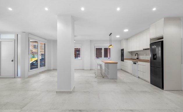 Resale - Apartment - Torrevieja - Playa del Acequión