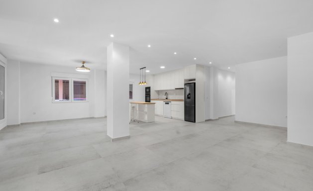 Resale - Apartment - Torrevieja - Playa del Acequión
