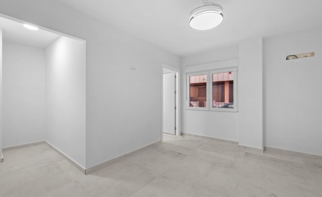 Resale - Apartment - Torrevieja - Playa del Acequión