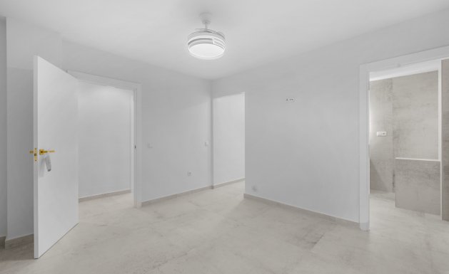 Resale - Apartment - Torrevieja - Playa del Acequión