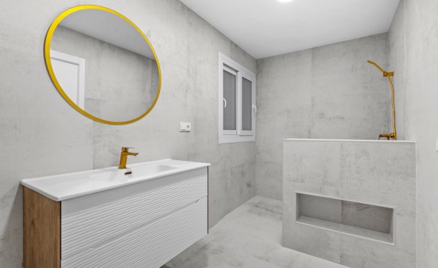 Resale - Apartment - Torrevieja - Playa del Acequión