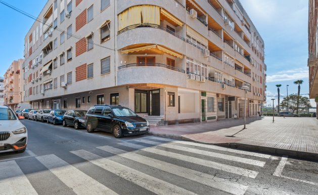 Resale - Apartment - Torrevieja - Playa del Acequión