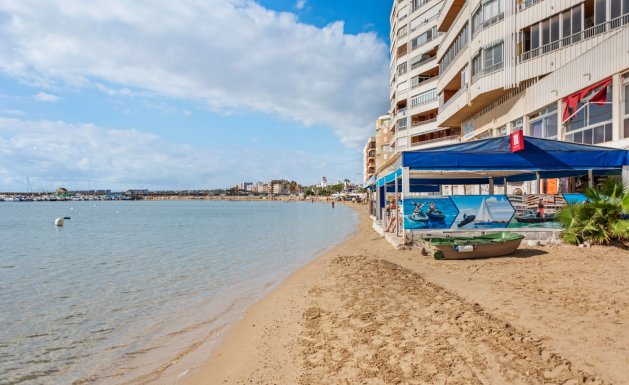 Resale - Apartment - Torrevieja - Playa del Acequión
