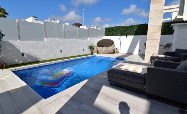 Herverkoop - Detached villa - Orihuela Costa - Lomas de Cabo Roig