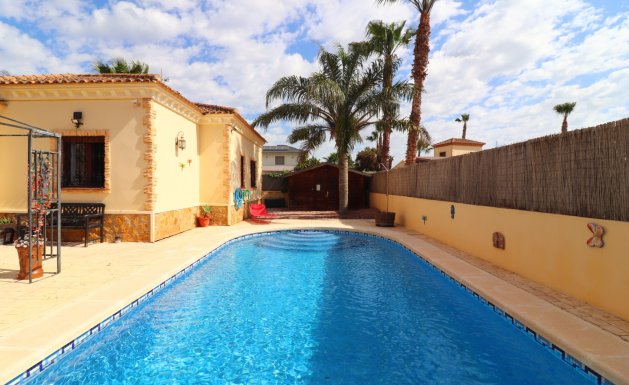 Resale - Detached villa - Formentera del Segura - Fincas de La Vega