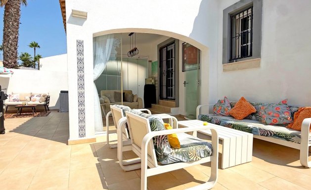 Resale - Detached villa - Orihuela Costa - Villamartín