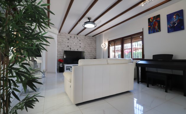 Resale - Detached villa - Formentera del Segura - Fincas de La Vega