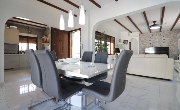 Resale - Detached villa - Formentera del Segura - Fincas de La Vega
