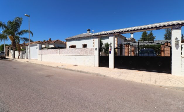 Resale - Detached villa - Formentera del Segura - Fincas de La Vega
