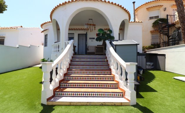 Resale - Detached villa - Orihuela Costa - Villamartin