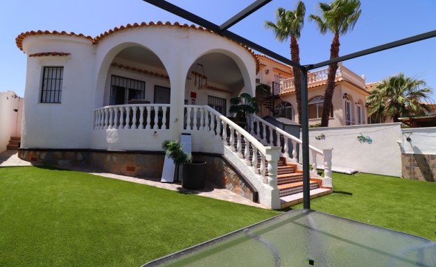 Resale - Detached villa - Orihuela Costa - Villamartin