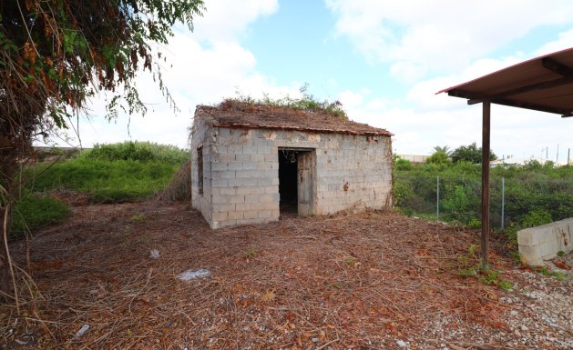 Resale - Country property  - Almoradí - Heredades - Country
