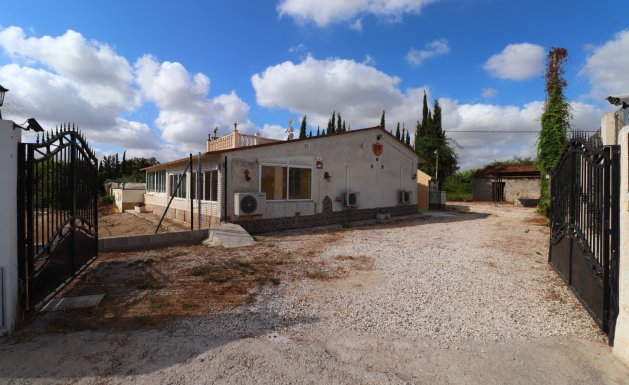 Resale - Country property  - Almoradí - Heredades - Country