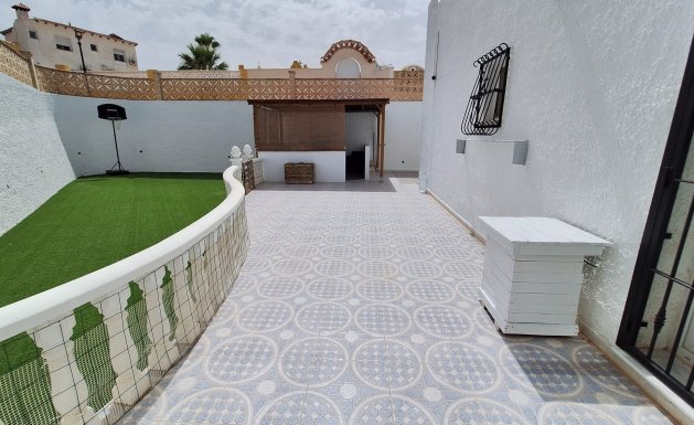 Reventa - Chalet - Orihuela Costa - Villamartin