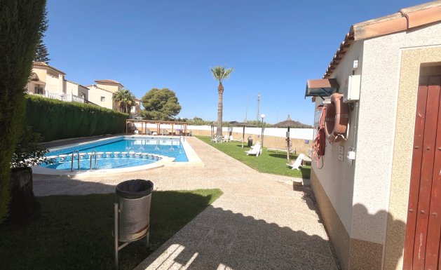 Herverkoop - Detached villa - Algorfa - Montebello