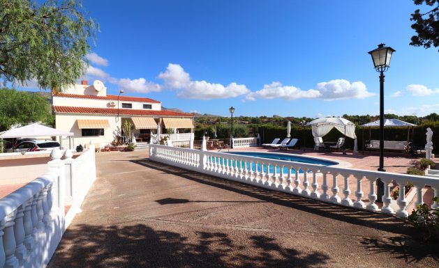 Resale - Country property  - Crevillente - Crevillente - Country