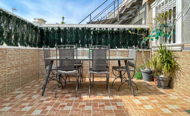 Resale - Chalet - Torrevieja - La Siesta - El Salado -  Torreta