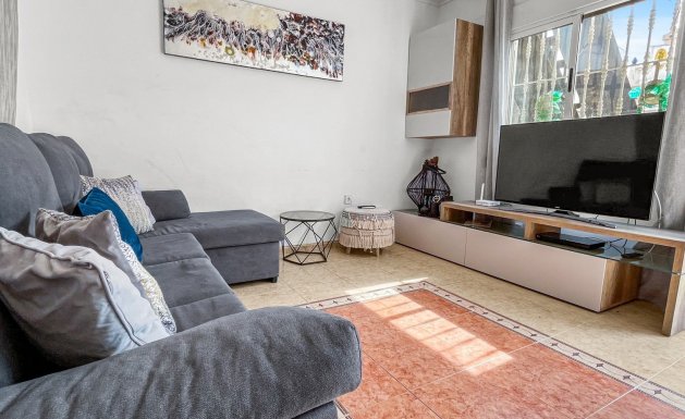 Resale - Chalet - Torrevieja - La Siesta - El Salado -  Torreta