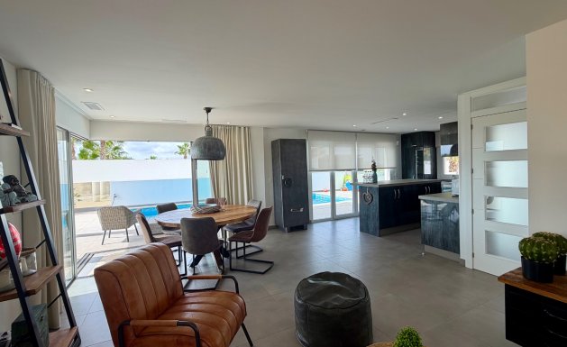 Resale - Villa - La Marina