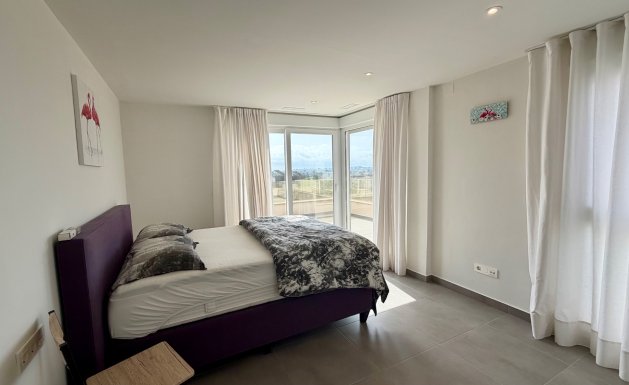 Resale - Villa - La Marina