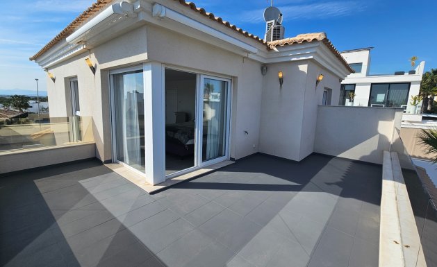 Resale - Villa - La Marina
