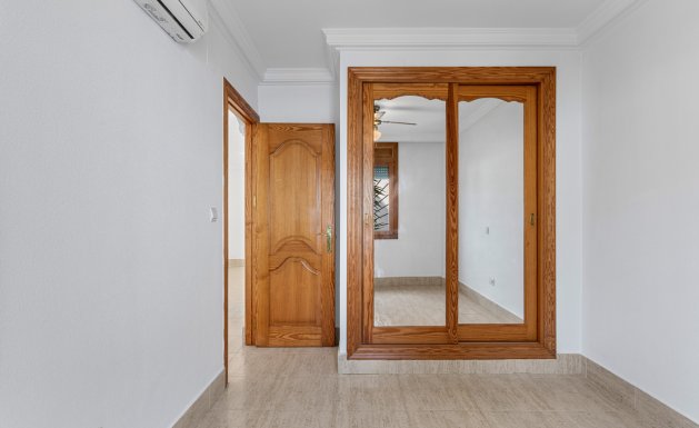 Resale - Apartment - Guardamar del Segura