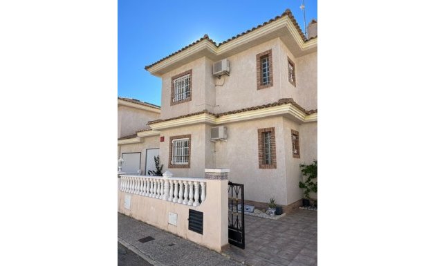 Resale - Villa - Villamartín - Los Dolses