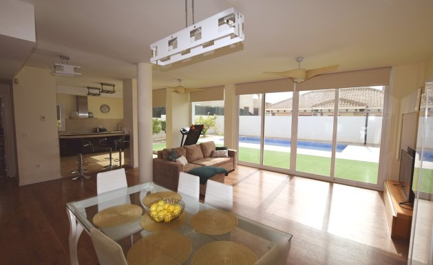 Reventa - Detached House / Villa - San Fulgencio - La Marina