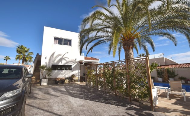 Reventa - Villa - Ciudad Quesada - Central Quesada