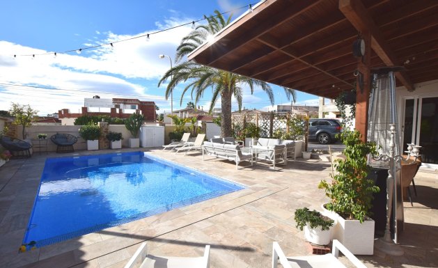 Reventa - Villa - Ciudad Quesada - Central Quesada