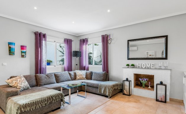 Resale - Detached House / Villa - San Miguel de Salinas