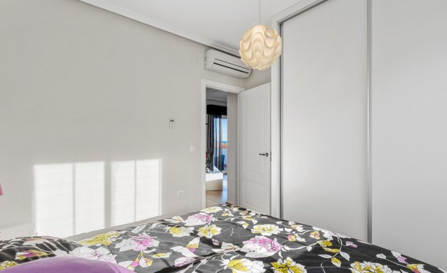 Resale - Detached House / Villa - San Miguel de Salinas