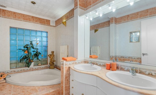 Resale - Detached House / Villa - San Miguel de Salinas