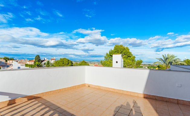 Resale - Detached House / Villa - San Miguel de Salinas