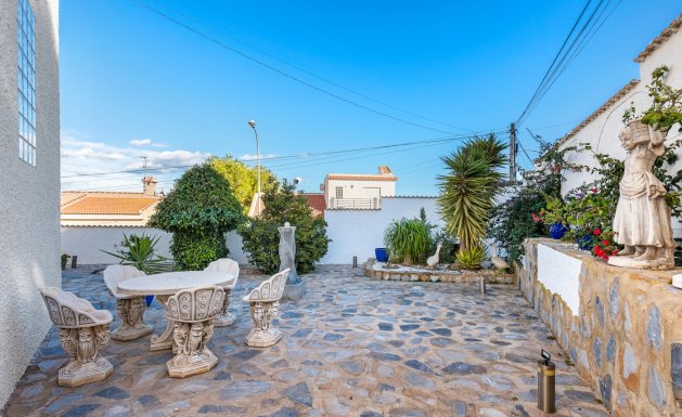 Resale - Detached House / Villa - San Miguel de Salinas