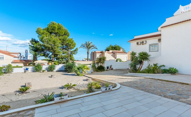 Resale - Detached House / Villa - San Miguel de Salinas