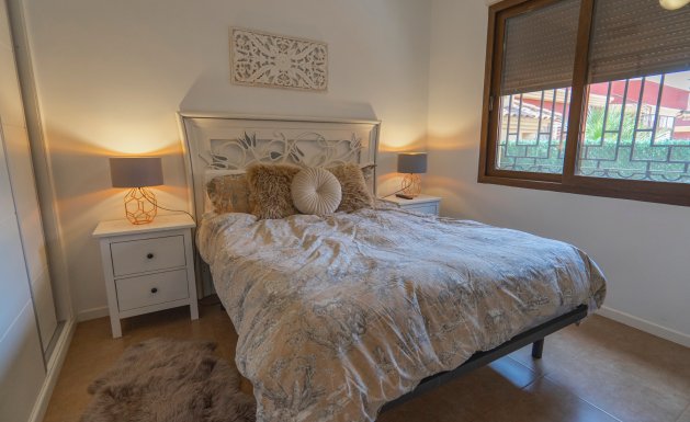 Herverkoop - Detached House / Villa - Lo Crispin