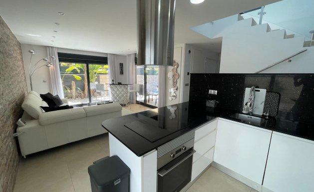 Resale - Detached House / Villa - Benijófar