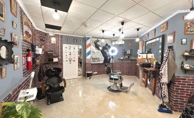 Resale - Commercial space - Guardamar del Segura