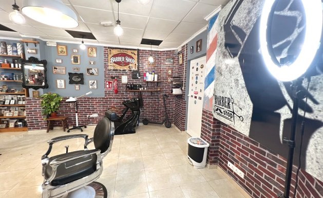 Resale - Commercial space - Guardamar del Segura