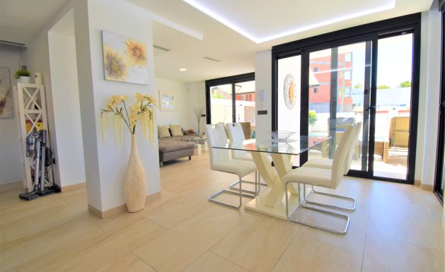 Reventa - Detached House / Villa - Orihuela Costa - Villamartin