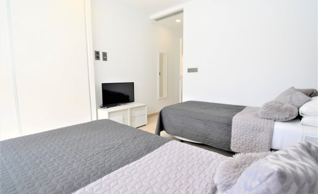 Reventa - Detached House / Villa - Orihuela Costa - Villamartin