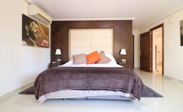 Reventa - Detached House / Villa - La Marina - La Escuera