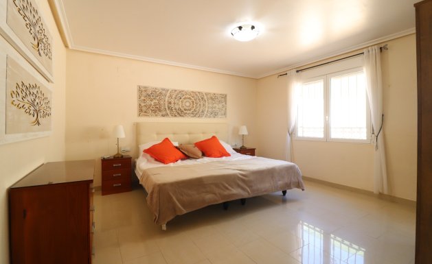Reventa - Detached House / Villa - La Marina - La Escuera