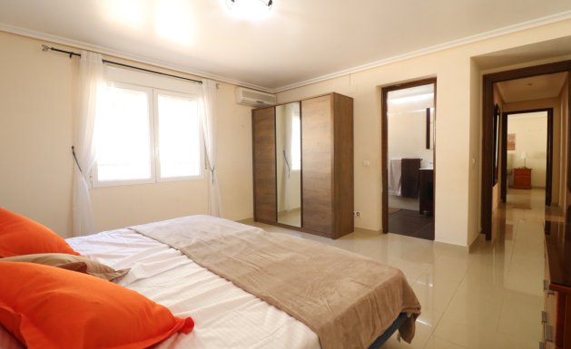 Reventa - Detached House / Villa - La Marina - La Escuera