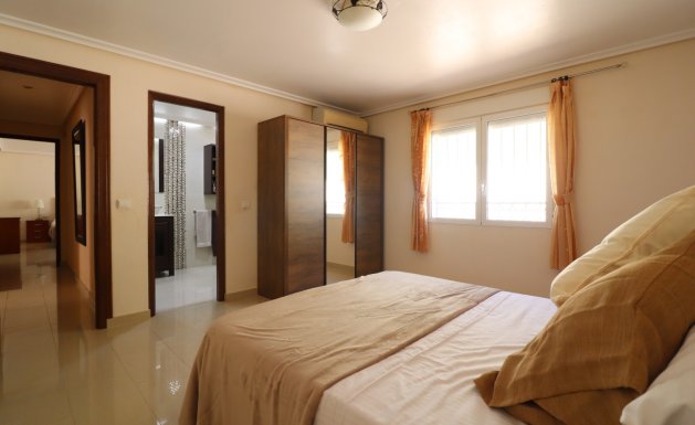 Reventa - Detached House / Villa - La Marina - La Escuera