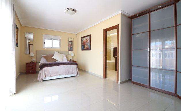 Reventa - Detached House / Villa - La Marina - La Escuera