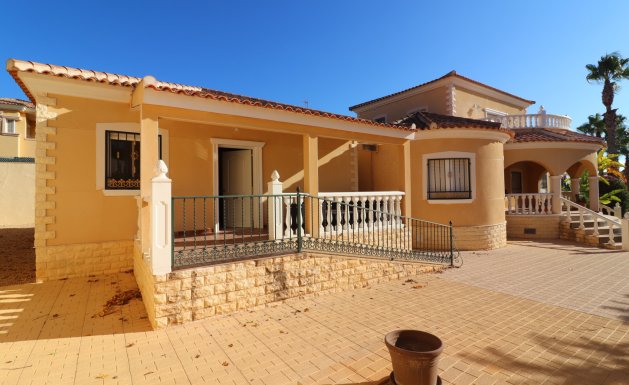 Reventa - Detached House / Villa - La Marina - La Escuera